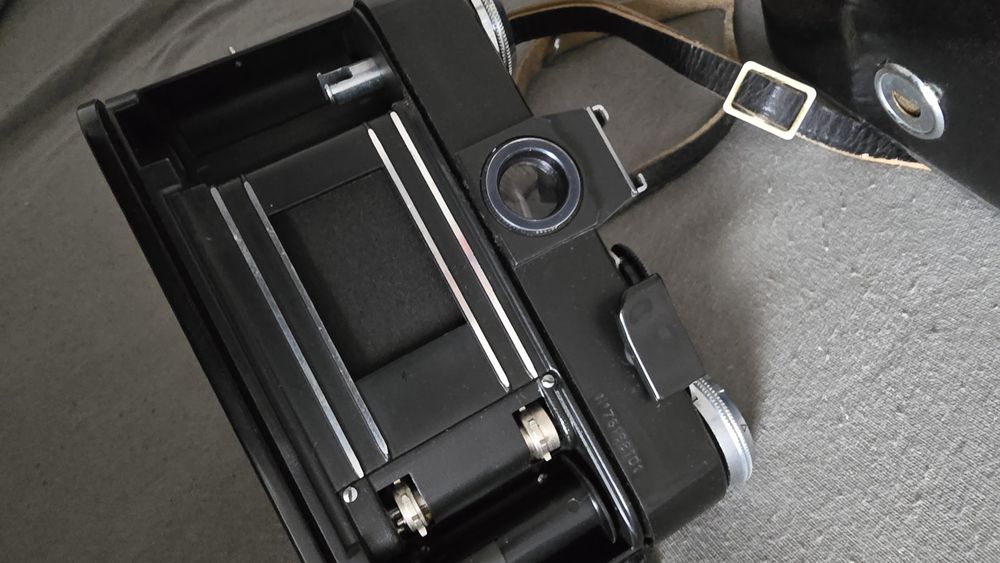 Aparat foto Zenit E cu obiectiv Pentacon 50 cu 1.8