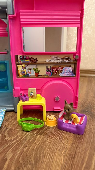 Игровой набор Barbie кемпер мечты с водной горкой