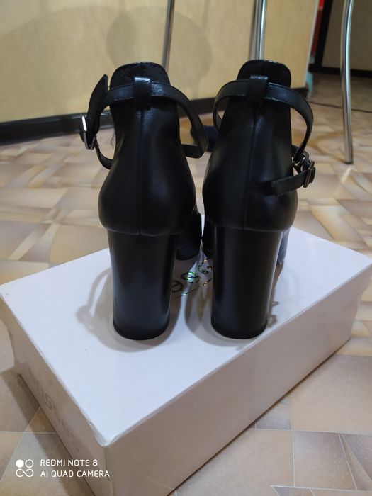 Новые кожаные Туфли Erisses