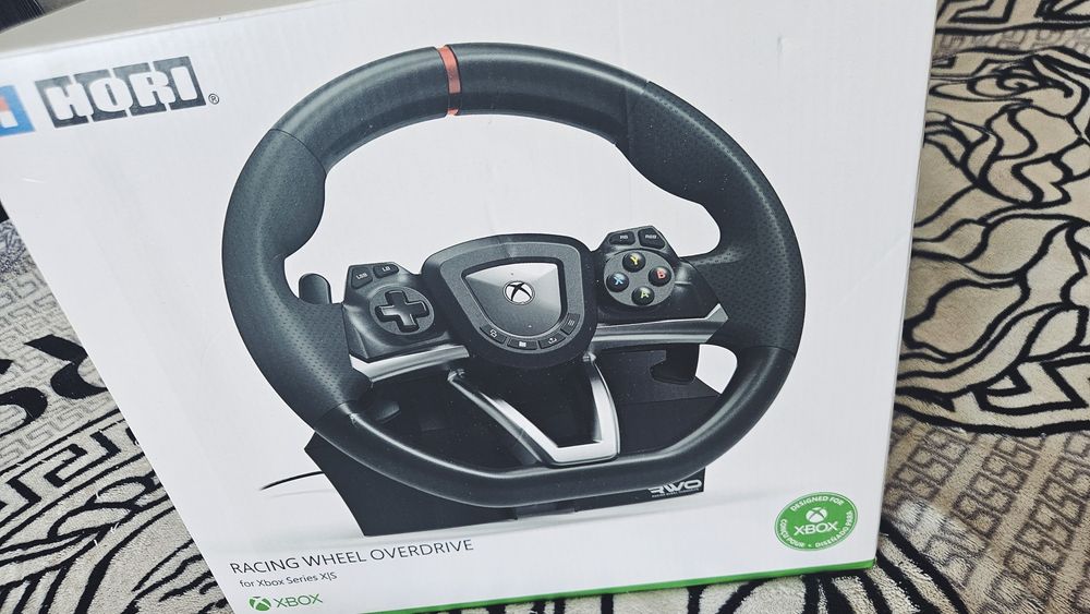 Продам Xbox series S (комплект)
