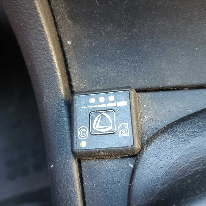 Vând Skoda Octavia 1,6 benzină
