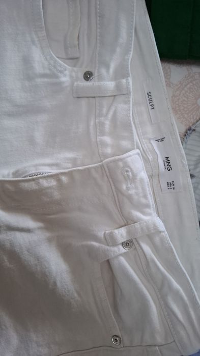 Продам джинсы бренда Манго