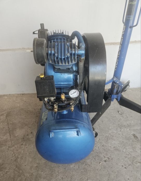 Продам комперссор