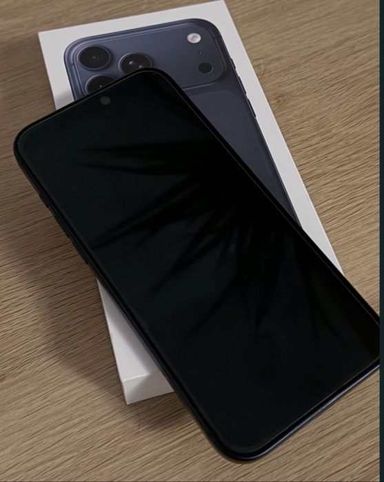 Vând iPhone 17 PRO MAX 256 gb