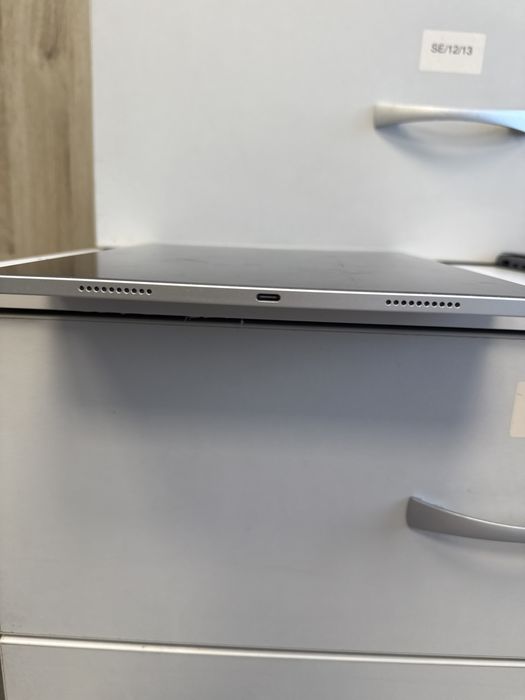 Ipad 12.9 6th gen Silver 512gb