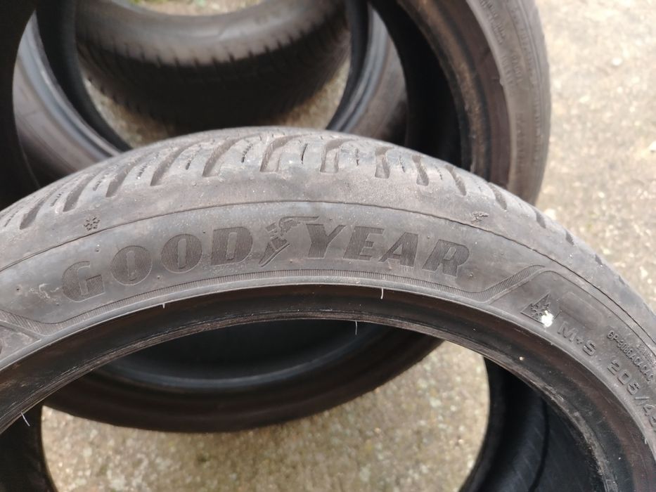 Гуми 4 броя 205/45/17