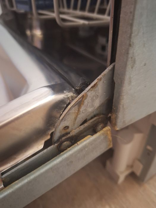 Съдомиялня Indesit за вграждане