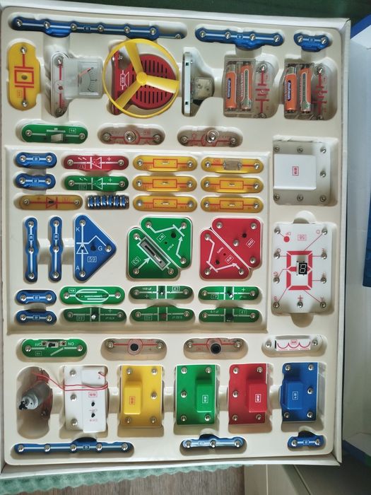 Конструктор знаток на 999 схем