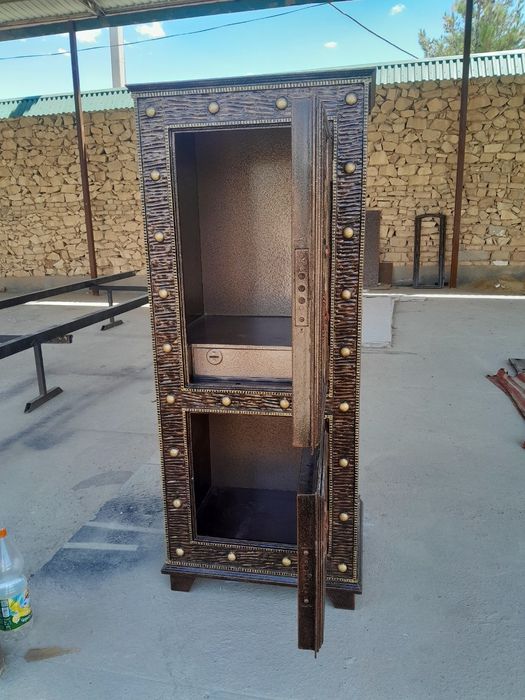 Pul yoki qimmat buyum soladigan seyf