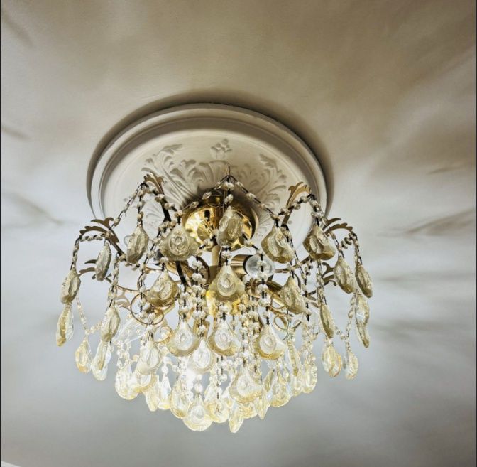 Продам хрустальную люстру