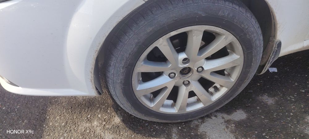 Lacetti r16 saka diska baloni bilan sotiladi