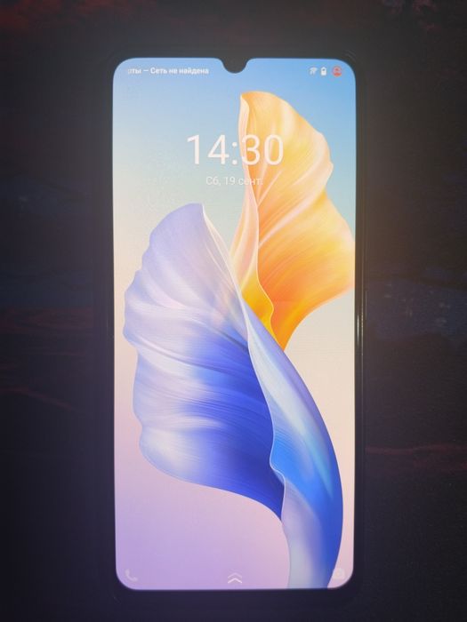 Vivo V23e 8/128 обменяю/продам