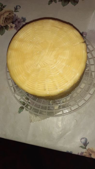 Vând lapte și brânză de capră