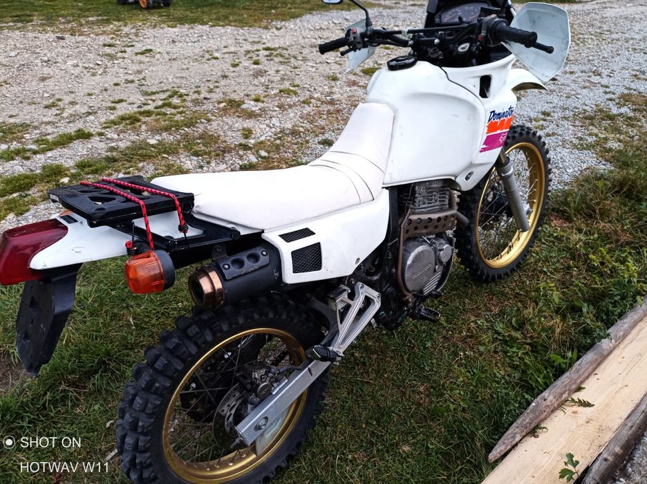 Honda dominator de 500.