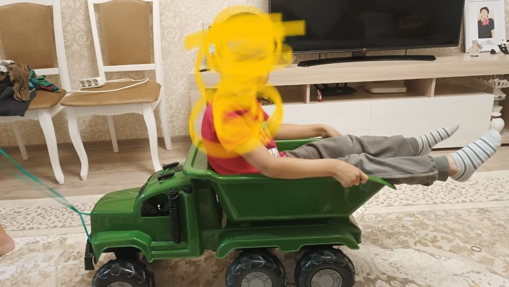 Продам машинку-грузовик