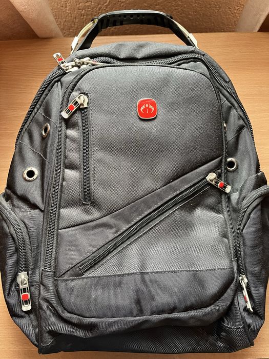 Раница с много разделения