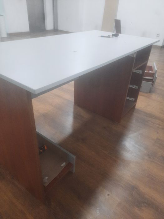 Продам стол компютерный офисный