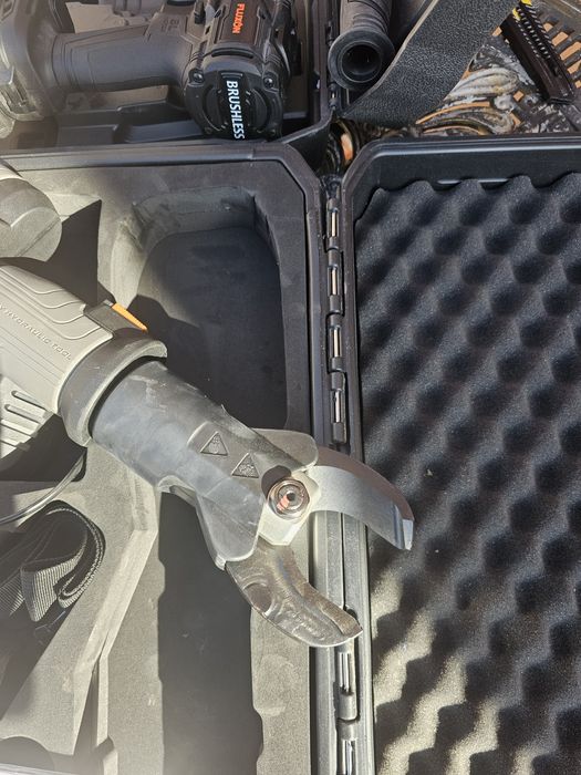 foarfeca si filetanta Fluxon