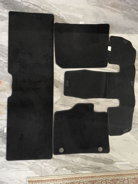 Продам новый полик для Leapmotor C16