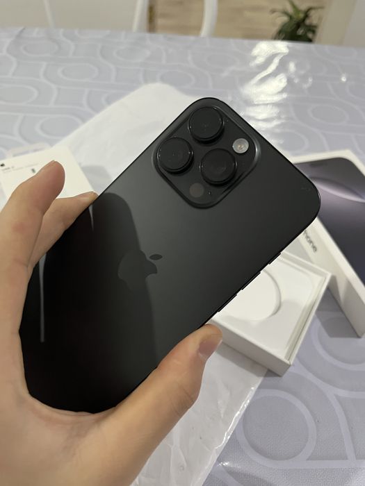 Продам Айфон 16 про макс ЕСИМ