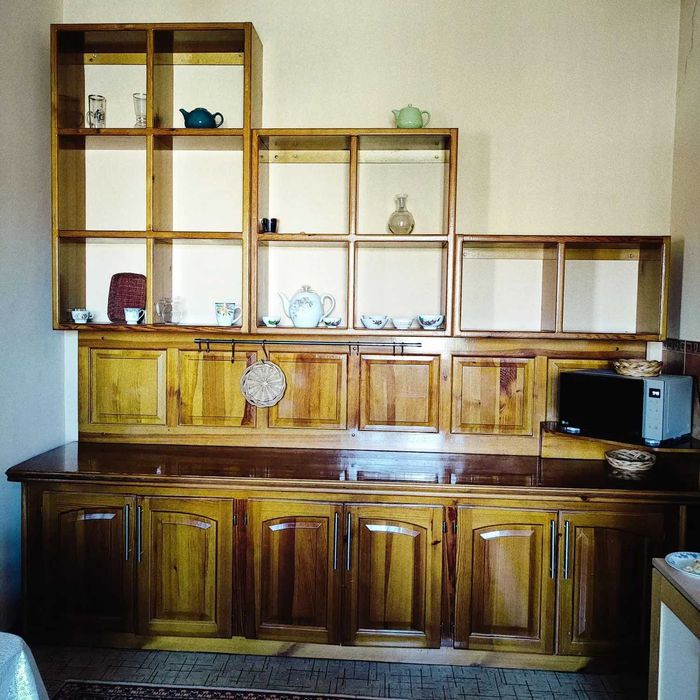 Мебельный гарнитур для кухни или столовой из массива дерева