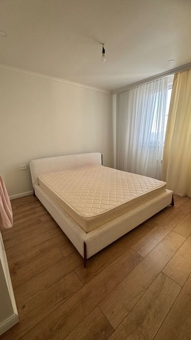 Кровать 180 на 200