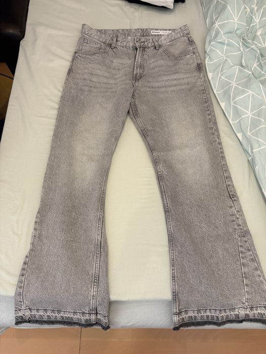 Blugi flared Bershka