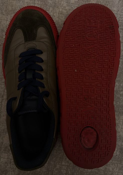 Vând papuci Versace