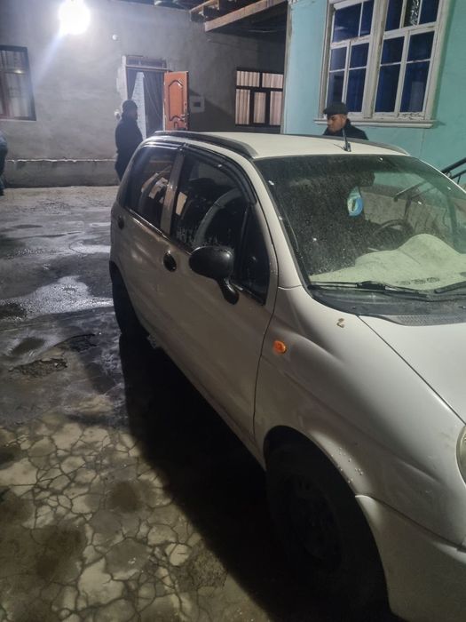 Матиз машинаси сотилади