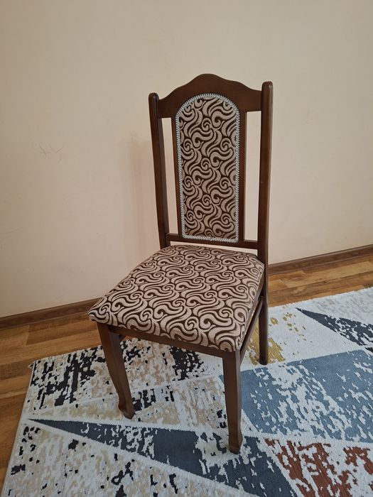 Стол со стульями