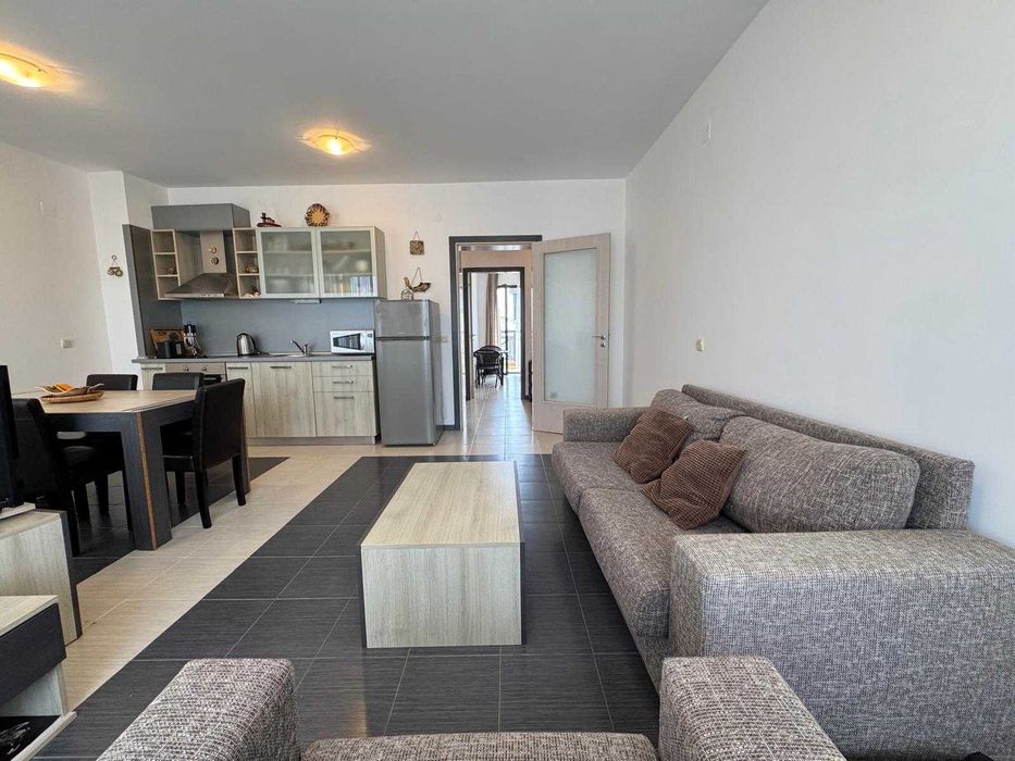 Продава се Тристаен апартамент в Черноморец - 85 кв.м за 780 €/кв.м - Снимка #2