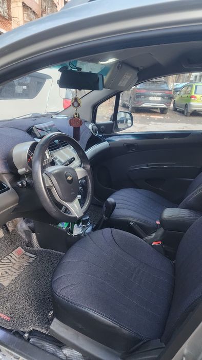 Продаю машину spark объёмом двигателя 1.25