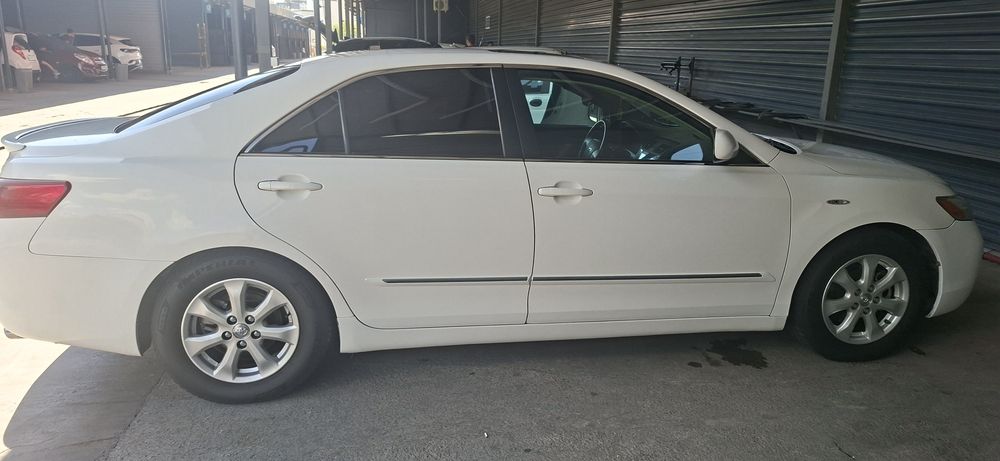 Toyota camri sotiladi