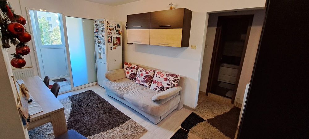 Vând apartament 2 camere Piața Sudului
