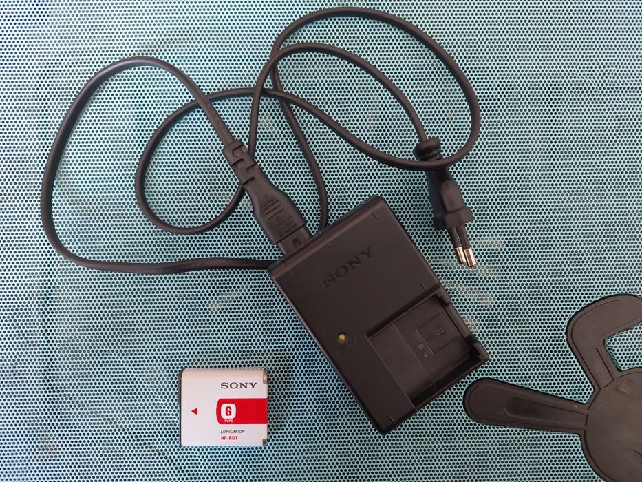 Зарядни и батерии sony Li-on NP-BG1