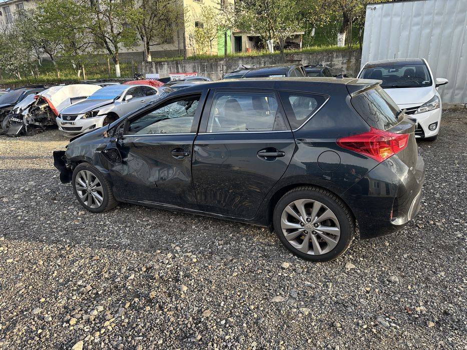 Toyota Auris Тойота Аурис 1.8 hybrid 136 кс 2014 На Части!