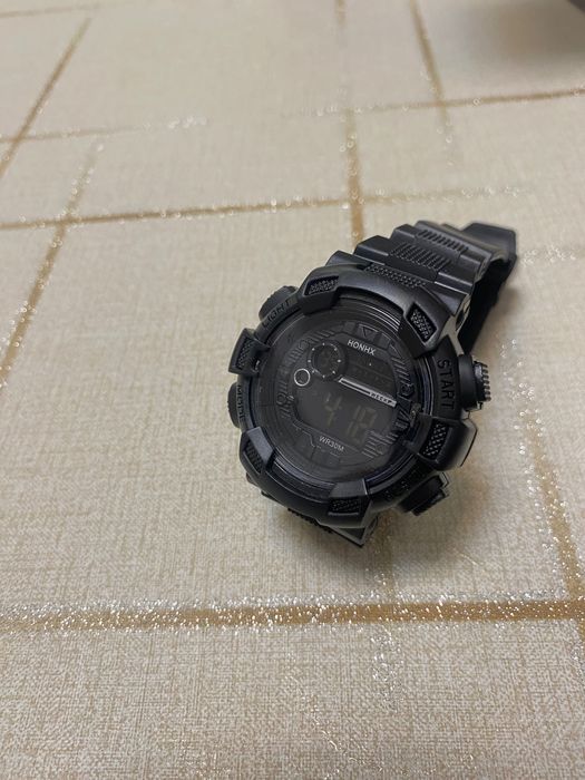 Мъжки дигитален часовник