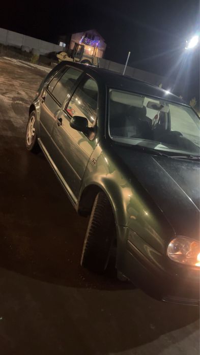 Vand golf 4 .1.6 105 cp toate actele la zi , fiscal pe loc