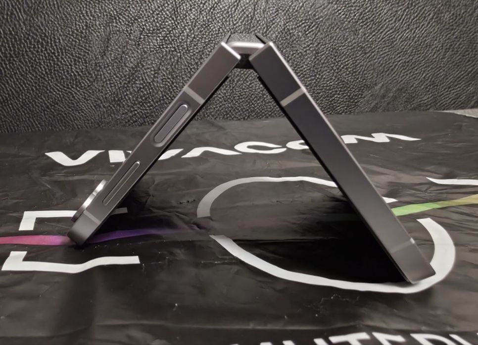 КАТО НОВ 256GB Samsung Z Flip 6 Гаранция Vivacom 2026г. Silver | Сив