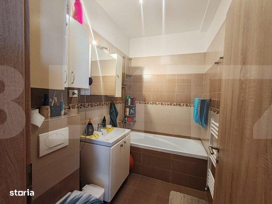 Apartament de vanzare, cu 3 camere, 59 mp, zona Ciarda Rosie