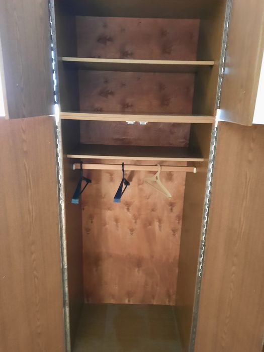 Продаю шкаф для прихожей.