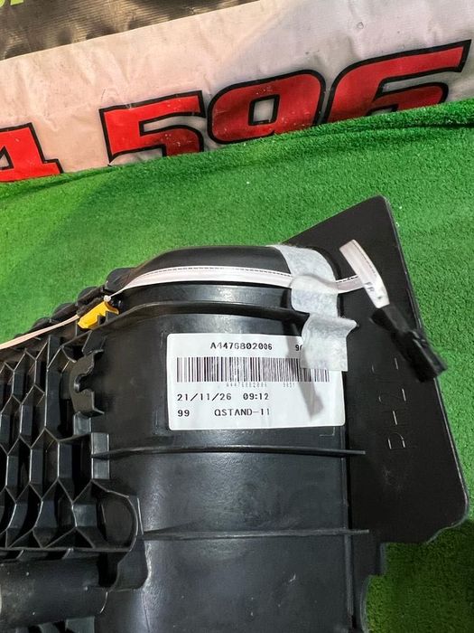 Mercedes V-Class W447 Treapta scara dreapta fata.