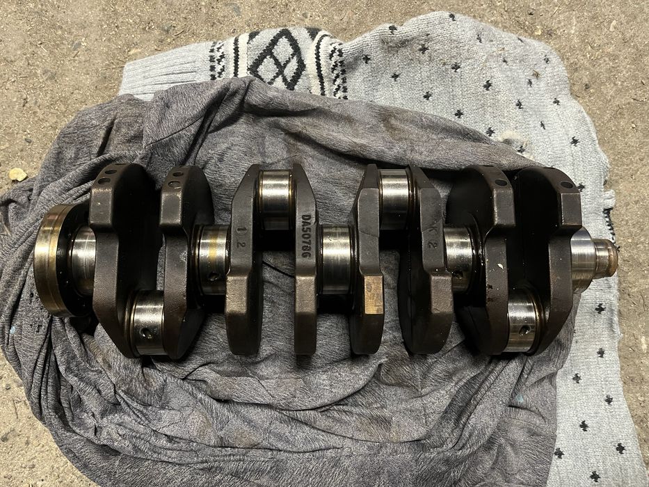 Коленвал на ауди с4. 2.0