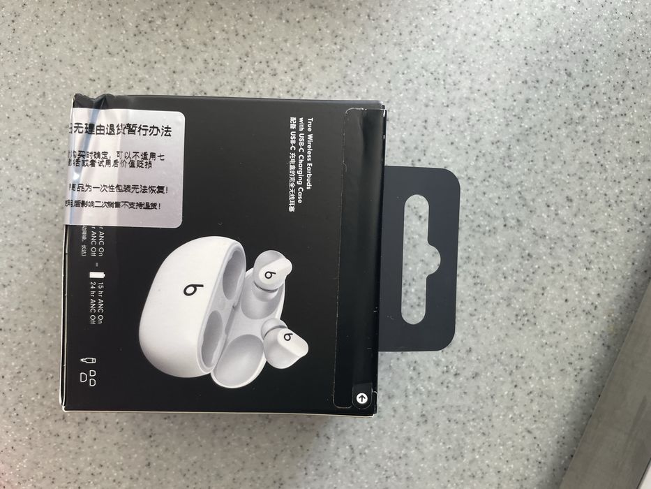 Наушники Beats Studio Buds белые