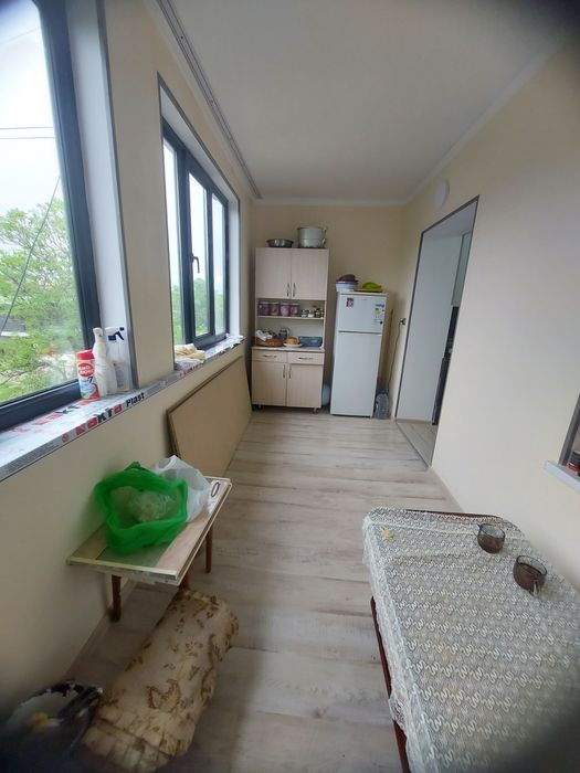 3 xonali kvartira sotiladi