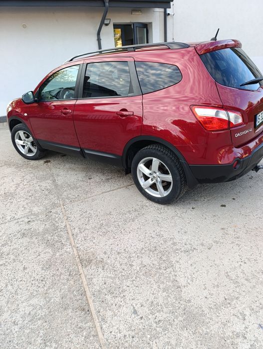 Nissan Qashqai+2. 4x4