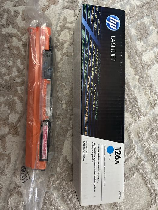 Продам новые оригинальные картриджи HP 126A голубой и пурпурный цвет