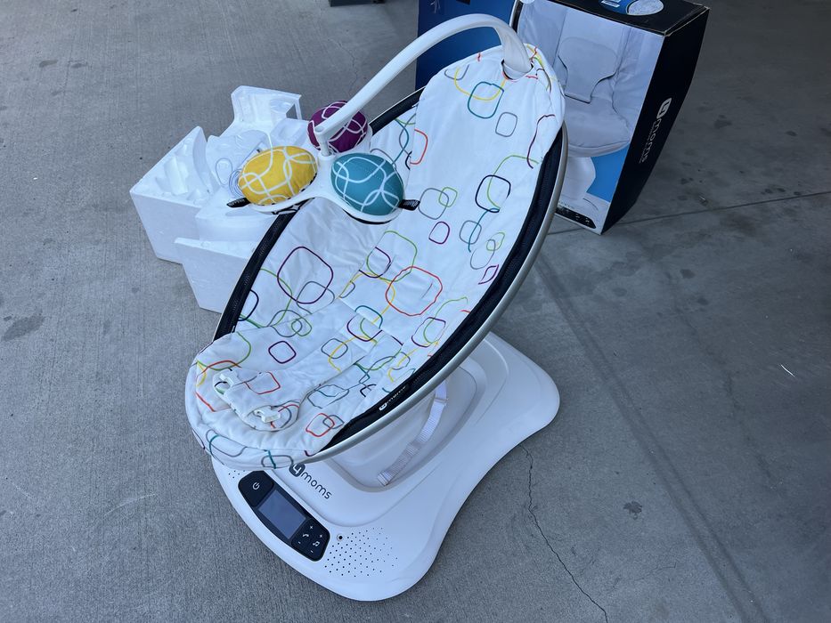 Fotoliu balansoar bebelusi 4MOMS Mamaroo 4.0 Plush Multicolor