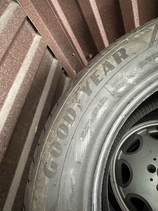 Продам шины Goodyear EfficientGrip Perfomance 2