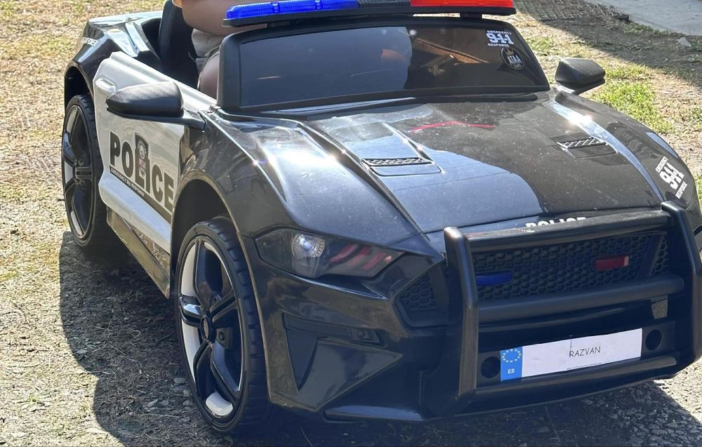 Vand masina de politie electrica!